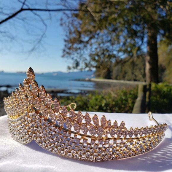 NEW Ambrosia Gold colored Tiara with silver clear rhinestones - Picture 3 of 9